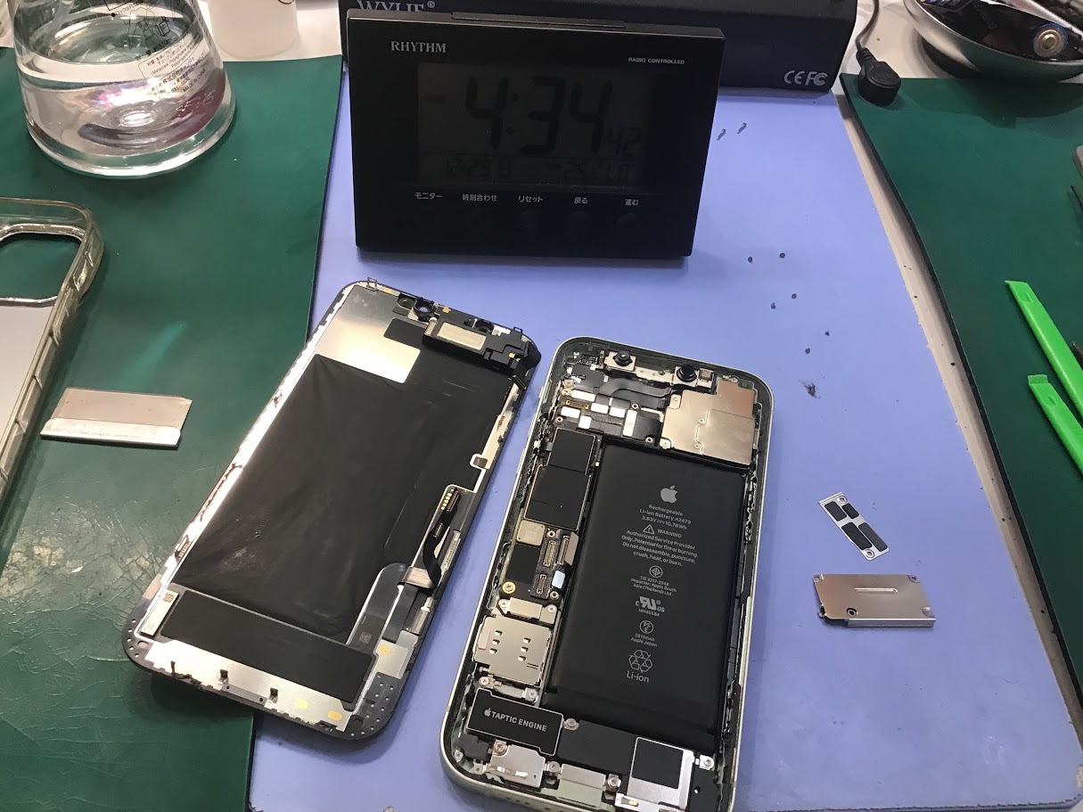 iPhone12のバッテリー交換ならデータそのまま修理可能なスマホ修理工房セレオ甲府店へ！